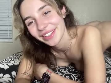 girl
        itsariawest cam image #5558470