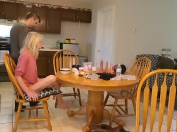 couple
        hotvalleyfox cam image #3550443