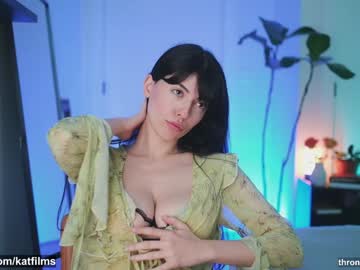 girl
        katdreams cam image #4297659