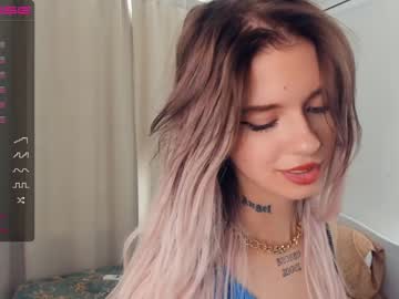 girl
        elfas_cute cam image #2033416