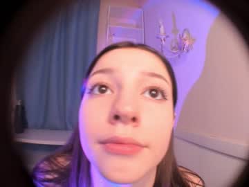 girl
        abigailkeira cam image #2931624