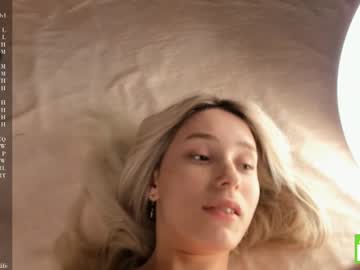 girl
        margarethowell cam image #5459781