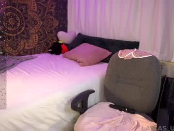 girl
        laylas_universe cam image #5114209