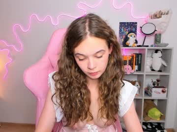 girl
        kate_clover cam image #4811358