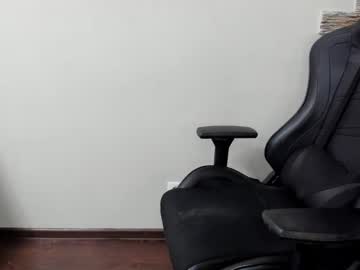 girl
        your_bunnygirl cam image #4830884