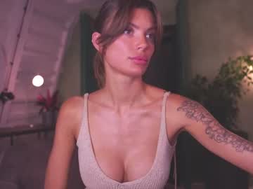 girl
        dreamana cam image #2963299