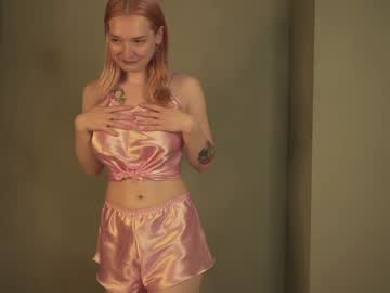 girl
        anna_breach cam image #1918609