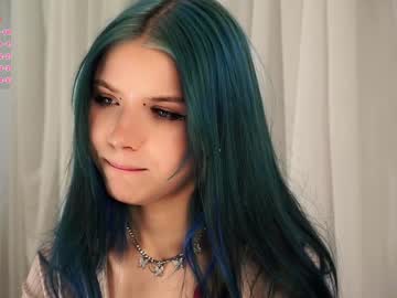 girl
        merciabawden cam image #6012321