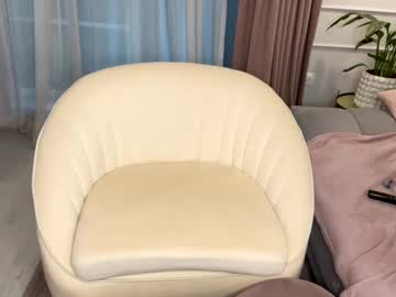 girl
        anyarayne cam image #4756409