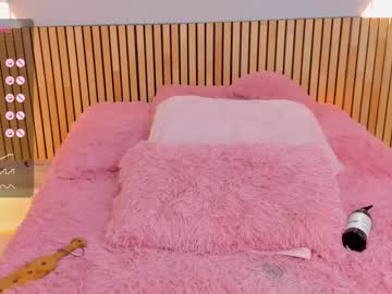 girl
        little_effy18 cam image #2619524