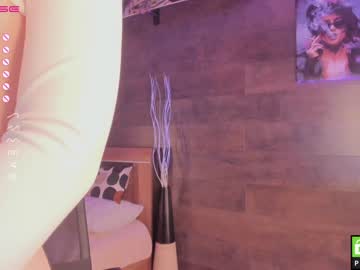 girl
        yolandabertha cam image #858642