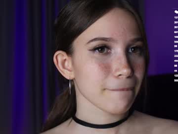 girl
        mellowpearl cam image #6850171