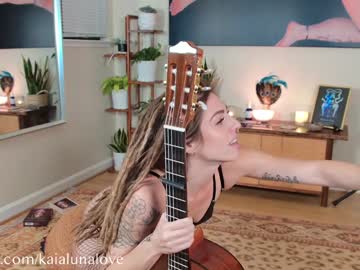 couple
        kaialunalove cam image #5156533