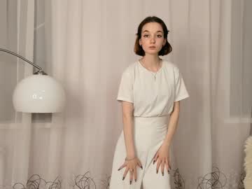 girl
        constancefyr cam image #1879133