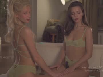 girl
        _2strangers cam image #4989617