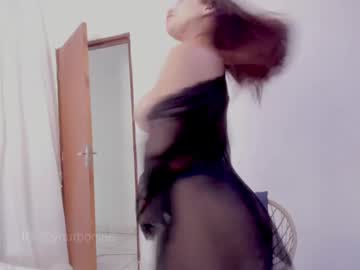girl
        yourbonie cam image #5541243