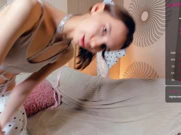 girl
        happiness_call cam image #2094716
