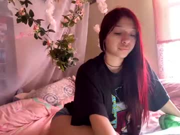 girl
        rosielidell cam image #1825897