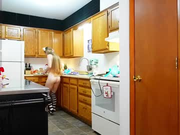 girl
        emmasky69 cam image #5736474