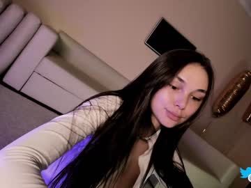 girl
        hollyextra cam image #4277016