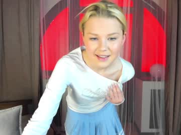 girl
        betty_blush cam image #376044