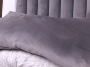 girl
        yoursellie cam image #3261010