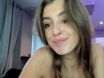 girl
        coy_amina_ cam image #202080