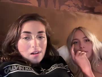 girl
        lucyholly cam image #5178555