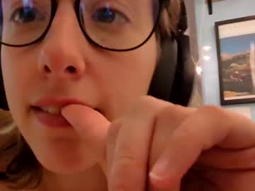 girl
        adasonii cam image #4667323