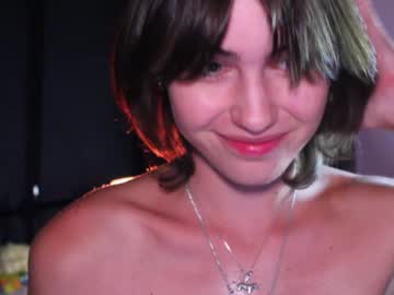 girl
        helensheaven cam image #4371295