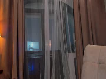 girl
        milablush cam image #3032673