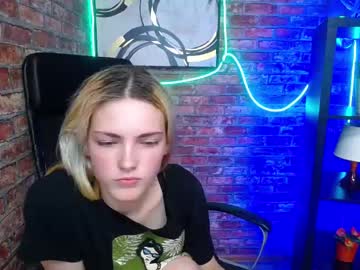 girl
        emily_willes cam image #2214950