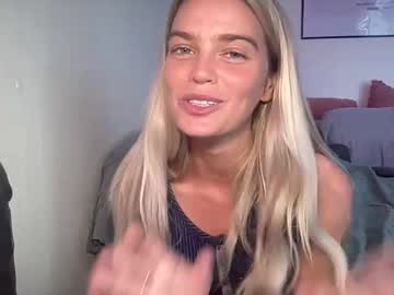 girl
        littlemaryjane19 cam image #4278367