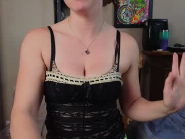 girl
        chroniclove cam image #6627245