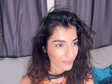 girl
        suzannedavise cam image #3119034