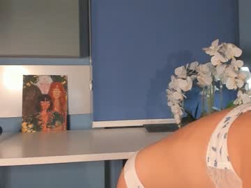 girl
        lenaelisabeth cam image #2905756