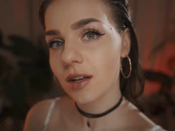 girl
        excitease cam image #1965566