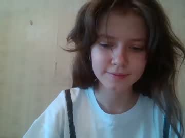 girl
        lilolum cam image #3800091