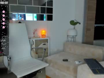 girl
        swt_molly cam image #1695592
