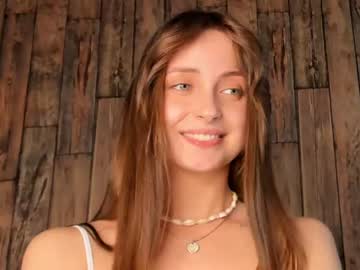 girl
        carolfranklin cam image #2589594