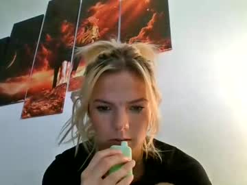 girl
        lacyxtate cam image #167902
