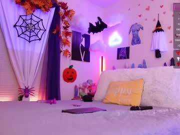 girl
        emmasky69 cam image #2671619