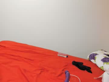 girl
        inocent_student17 cam image #2267791