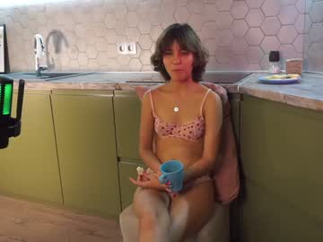 girl
        lenaelisabeth cam image #3122700