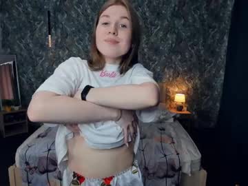 girl
        mildredherington cam image #4245028
