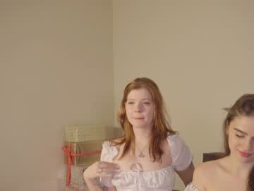 couple
        elliephant_ cam image #5705913