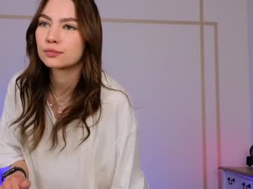 girl
        fannydowlen cam image #4370359