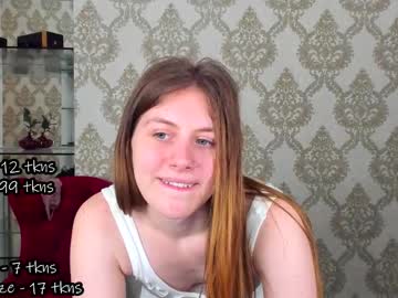 girl
        ashley_winks cam image #6450931