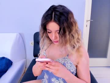girl
        kittycaitlin cam image #1872040