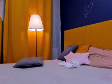 girl
        milablush cam image #476252